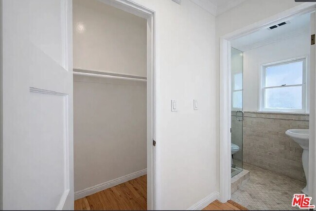 Building Photo - 1111 21st St