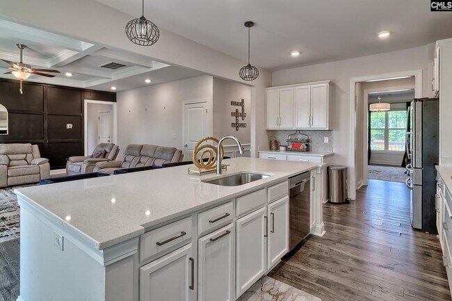 Building Photo - 558 Mahonia Rd