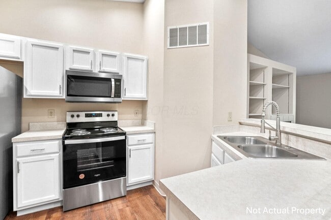 Building Photo - 4913 Stratford Pine Ln