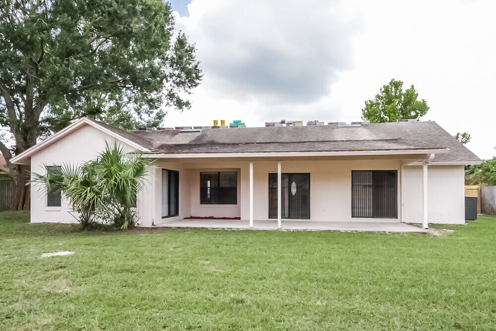 Building Photo - 1000 Dinero Dr
