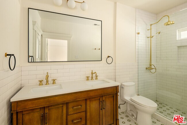 Building Photo - 2332 W 31st St