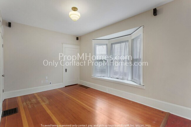 Building Photo - Discover Serenity in King Neighborhood!