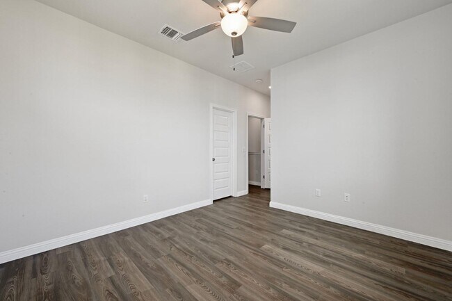 Building Photo - 7902 Mellencamp Dr