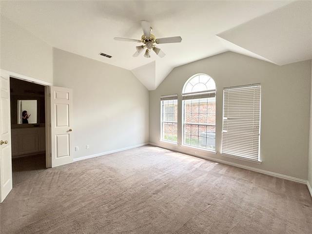 Building Photo - 15881 Grove Crest Dr