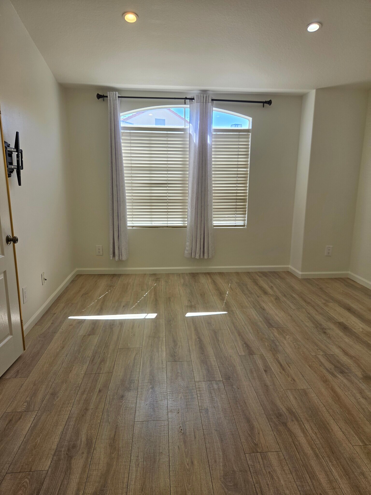 Building Photo - 18110 Flynn Dr