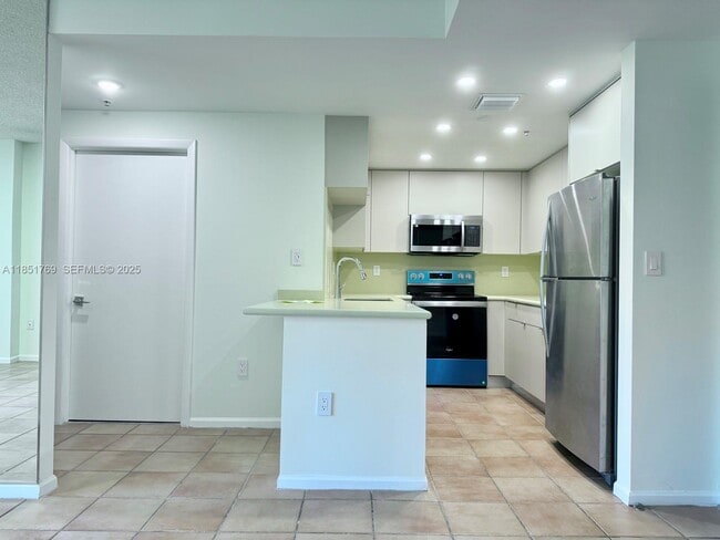 Building Photo - 185 SE 14th Terrace