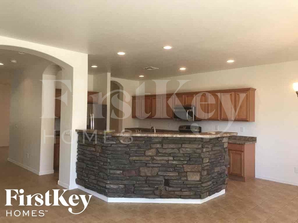 Building Photo - 14495 N 135th Ln