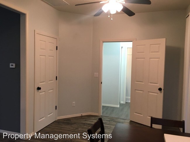 Building Photo - 19195 SE Yamhill St