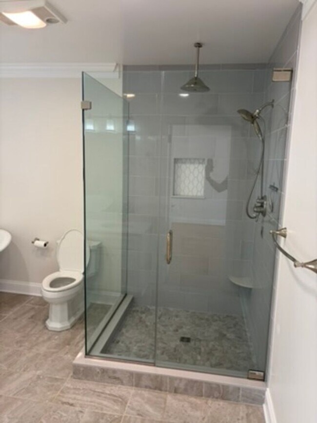 Building Photo - Beautiful North Downtown Residence with Modern Updates and Prime Location