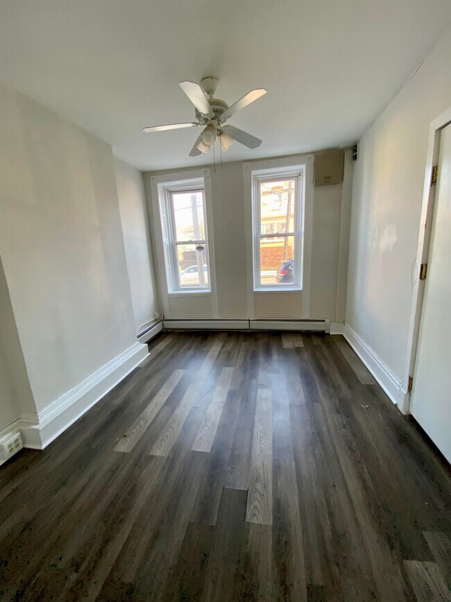 Building Photo - 289 Bergen Ave