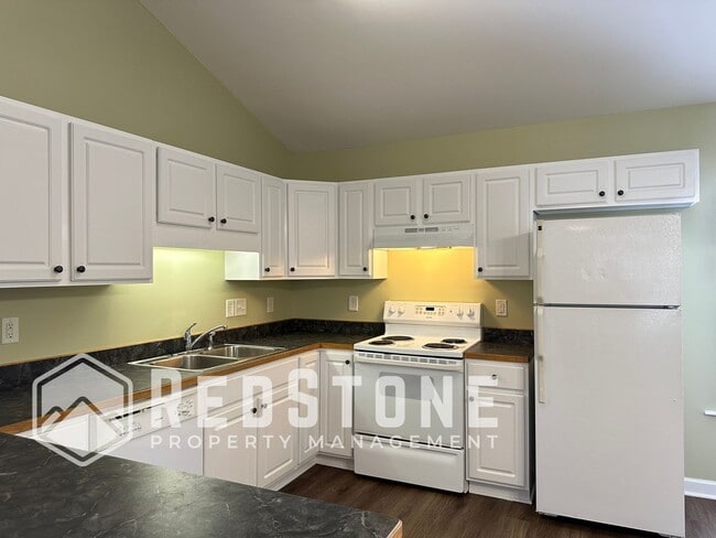 Building Photo - 2224 May Dr