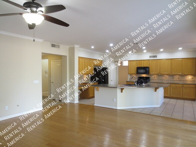 Building Photo - 2671 S Leonard Pl