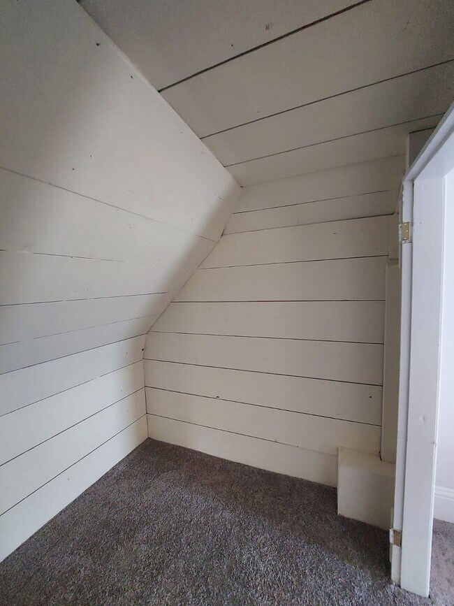 Building Photo - Charming Tacoma Home on a Peaceful Corner Lot!