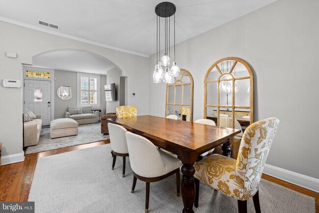 Building Photo - 307 S Exeter St