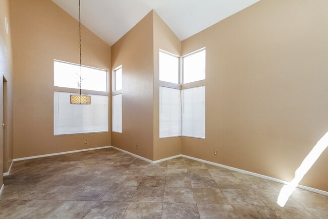 Building Photo - 2333 Satellite Beach Dr