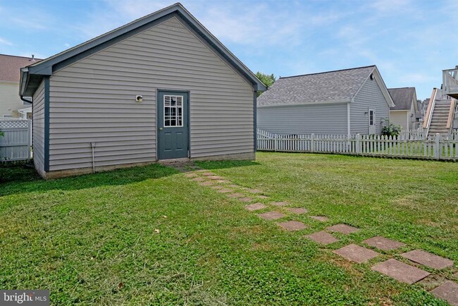 Building Photo - 20460 Charter Oak Dr