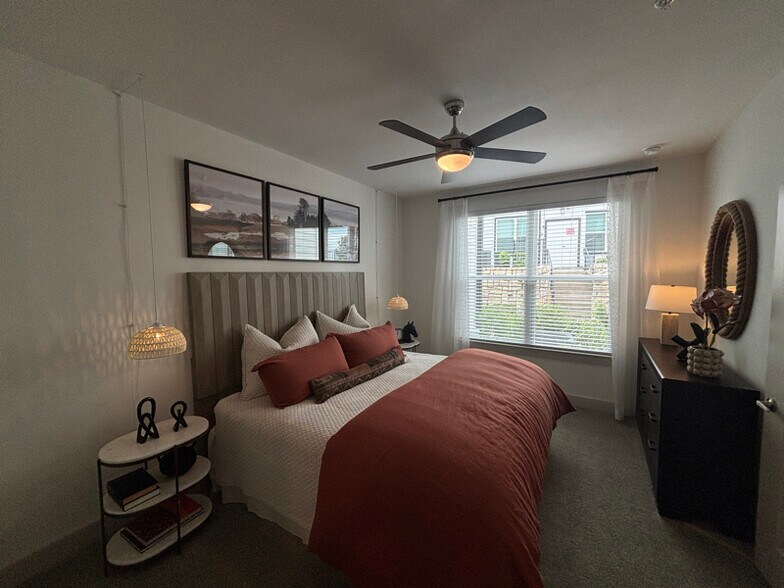 Building Photo - 702 Celebration Wy