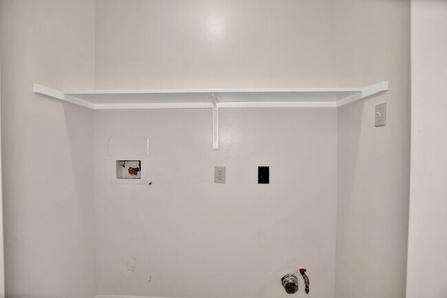 Building Photo - 2939 Sailors Moon Dr