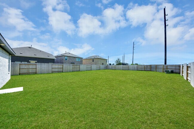 Building Photo - 10411 Birds Nest Dr