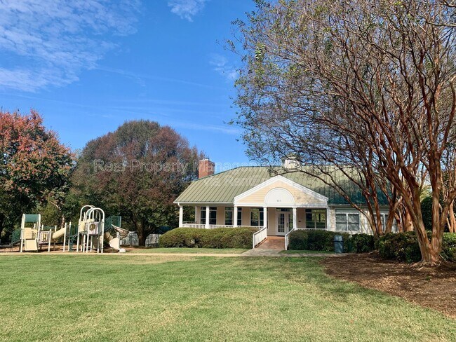 Building Photo - 411 Hogan Woods Cir