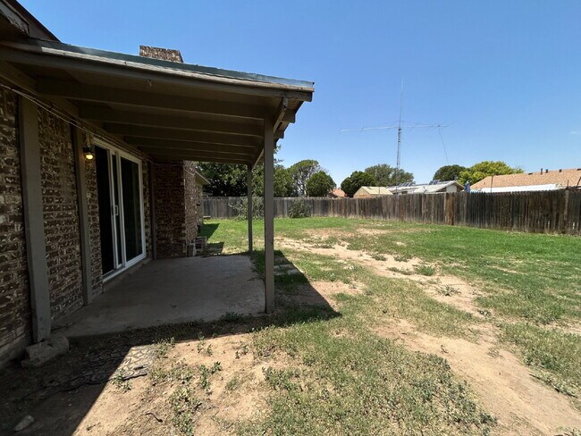 Building Photo - Charming 3-Bedroom Lubbock Home with Cozy ...