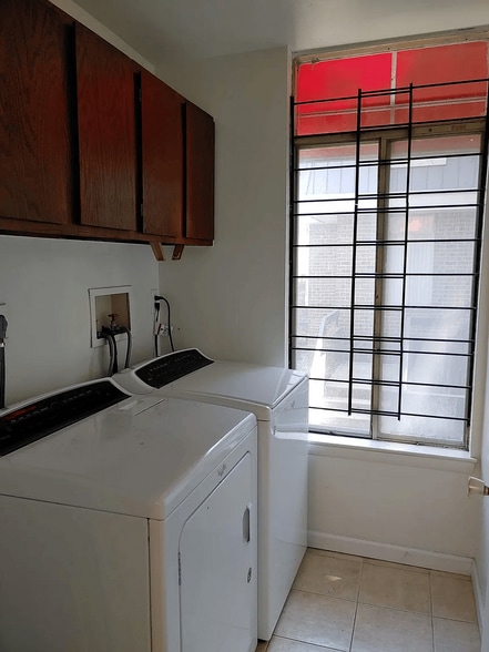 Laundry room - 648 15th St S