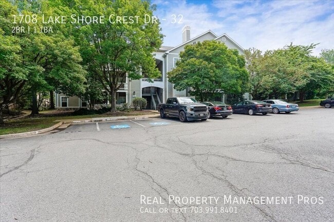 Building Photo - 1708 Lake Shore Crest Dr