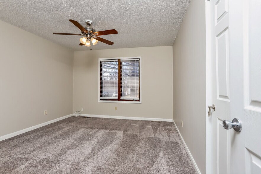 Building Photo - 1253 Advance Dr