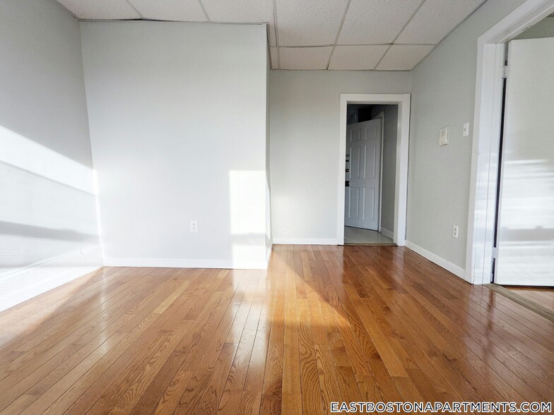 Building Photo - 259 Border St