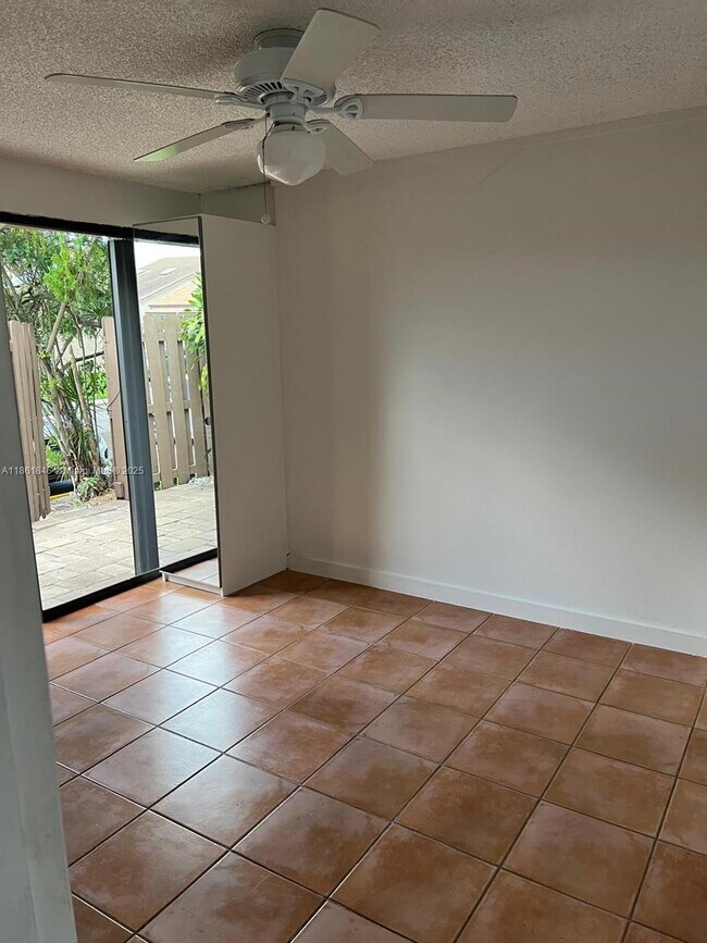 Building Photo - 8102 SW 20th Ct