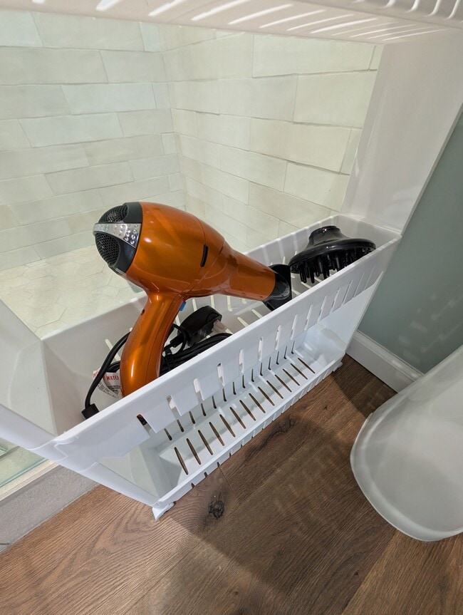 Building Photo - 8274 Beaver Lake Dr