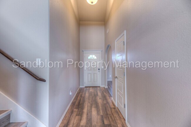 Building Photo - For Lease | Bixby | $2999 Rent | Available...