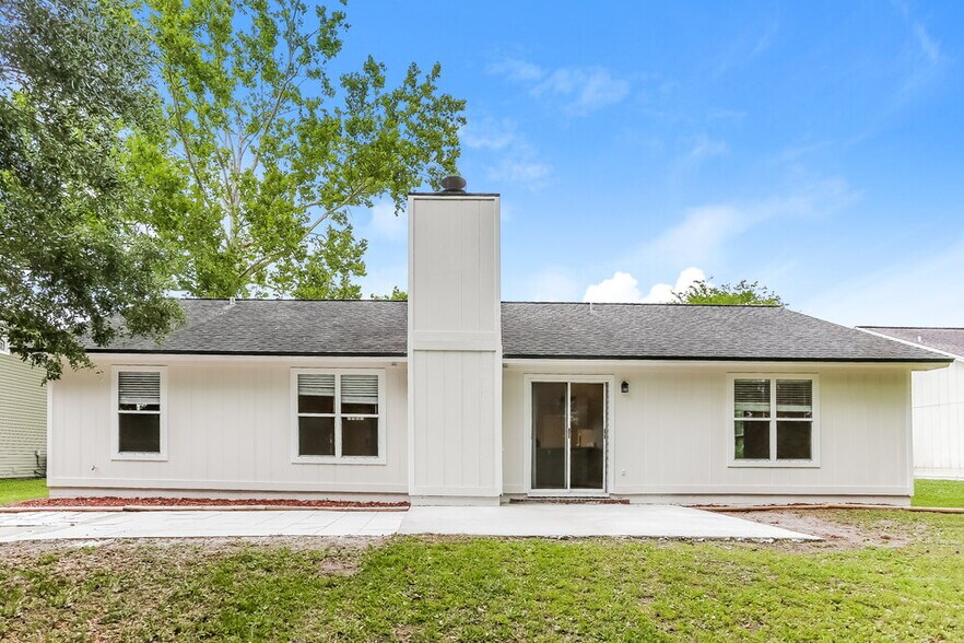 Building Photo - 1554 Mountain Lake Dr W