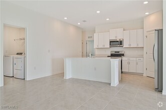 Building Photo - 4022 San Clemente Ct