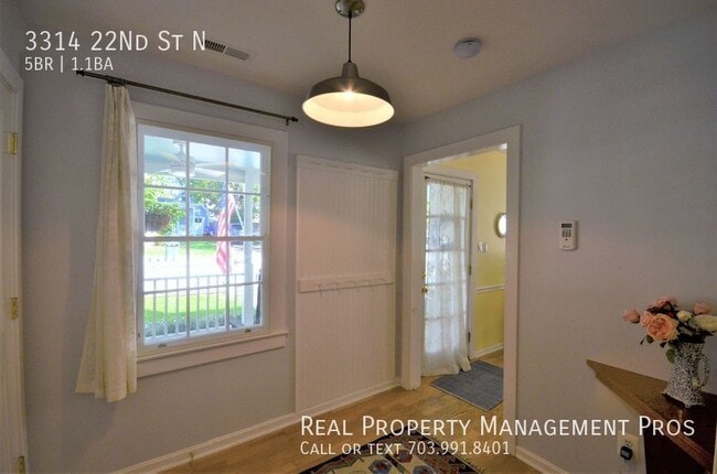 Building Photo - 3314 22nd St N