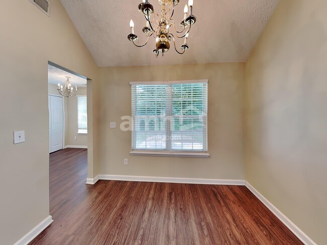 Building Photo - 2656 Lake Park Bnd