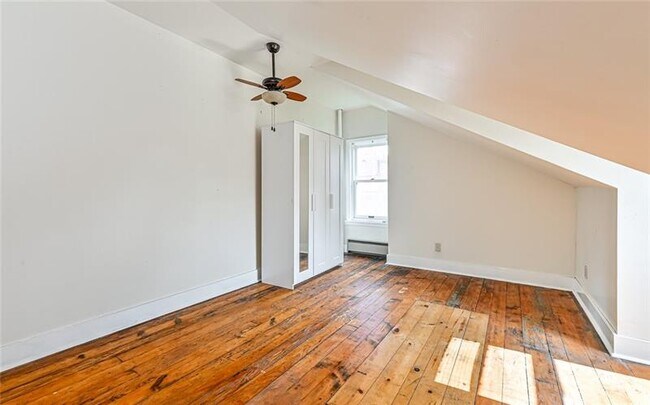 Building Photo - 617 Avery St