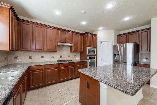 Building Photo - 6402 Addlestone Ridge Ln