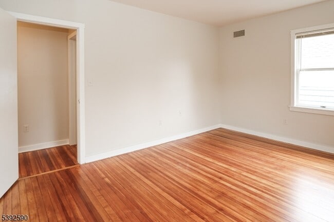 Building Photo - 24 Montague Pl