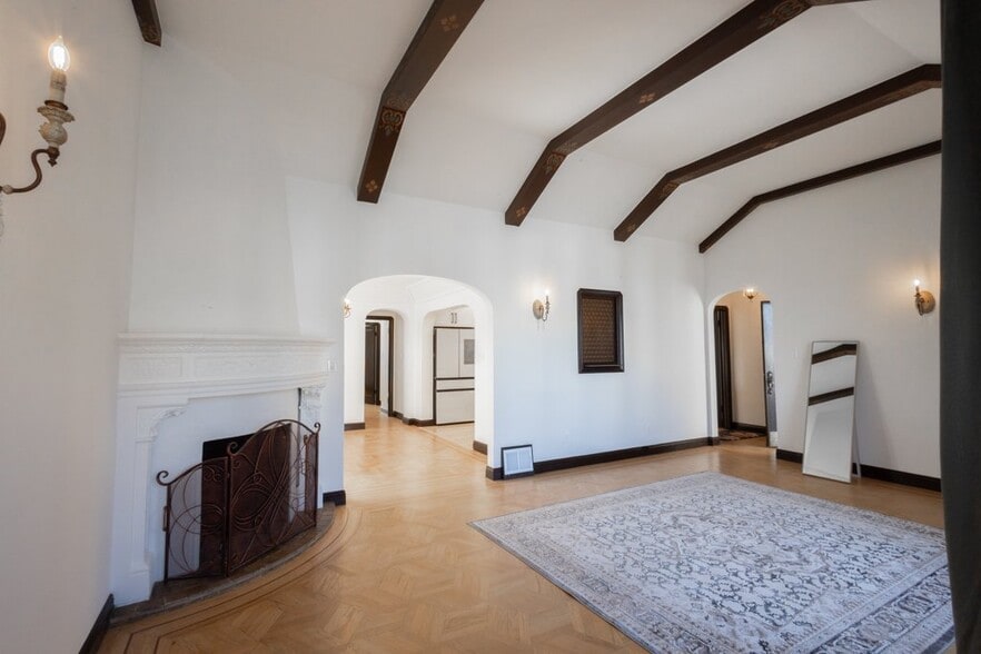 Building Photo - 212 Tocoloma Ave