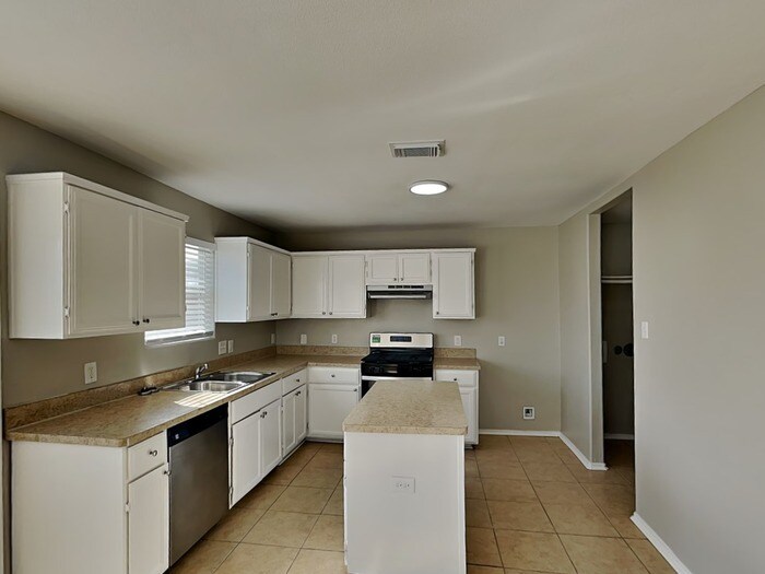 Building Photo - 3914 Ridge Canyon Rd