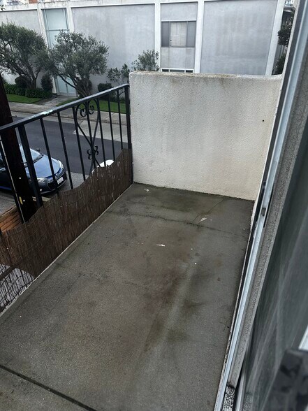 Building Photo - 29 Hurricane St