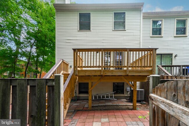 Building Photo - 3700 Roxbury Ln