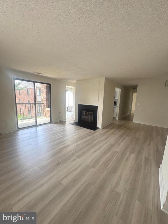 Building Photo - 18001 Chalet Dr