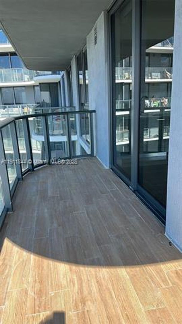 Building Photo - 121 NE 34th St