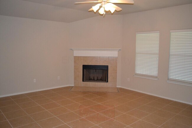 Building Photo - 714 Point Sunset