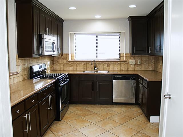 Building Photo - 5412 Briar Ln