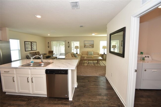 Building Photo - 27 Grand Par Ct