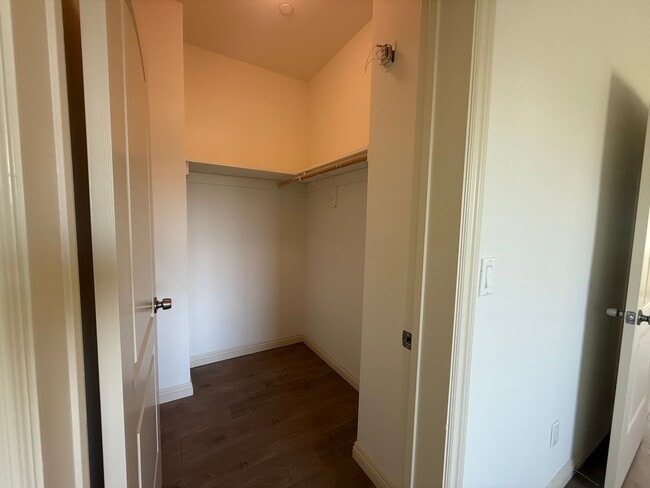Building Photo - 2132