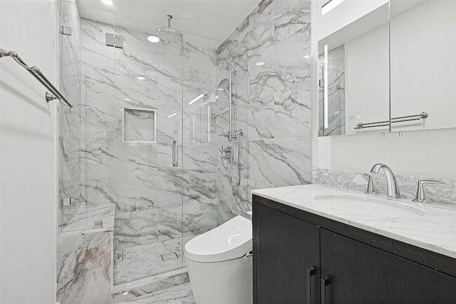 Building Photo - 12417 Quincy Ln